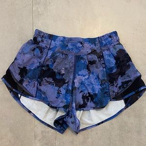 lululemon size 2 hotty hot length 2.5 blue, purple, black print
